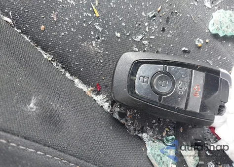 2018 Ford Mustang Ecoboost z USA, uszkodzony, nr VIN 1FA6P8TH5J5142036